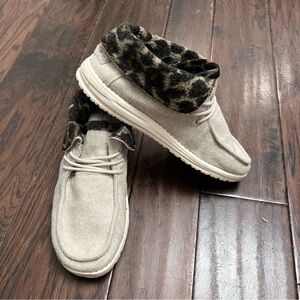 Hey Dude Britt Fur Lined Shoes Booties Cream Cheetah Women